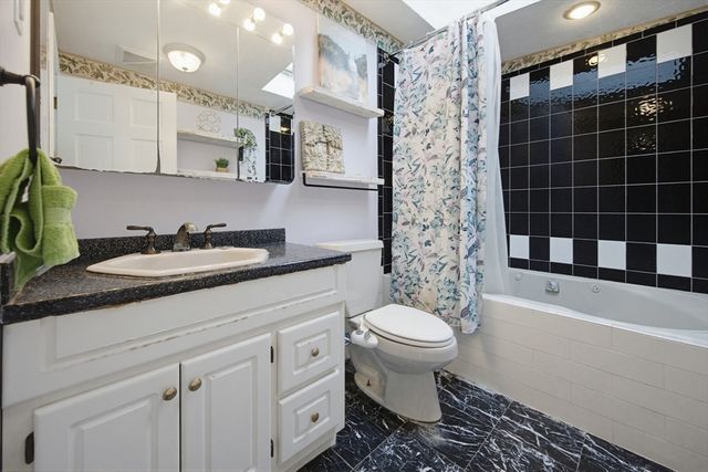 14 Broad St, North Attleboro, MA 02760