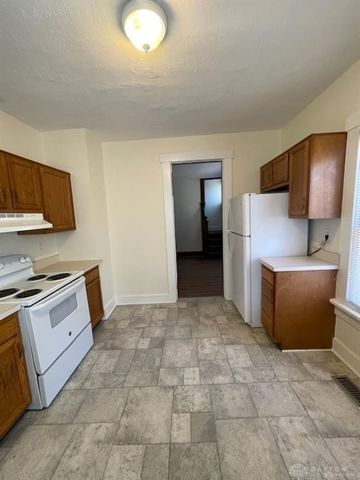 26 W Dayton Drive, Fairborn, OH 45324
