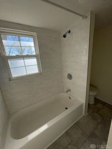 26 W Dayton Drive, Fairborn, OH 45324