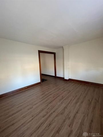 26 W Dayton Drive, Fairborn, OH 45324