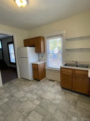 26 W Dayton Drive, Fairborn, OH 45324