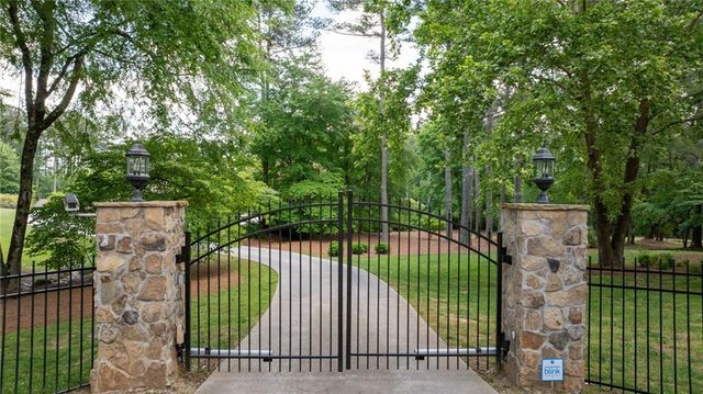 972 Acworth Due West Road NW, Kennesaw, GA 30152