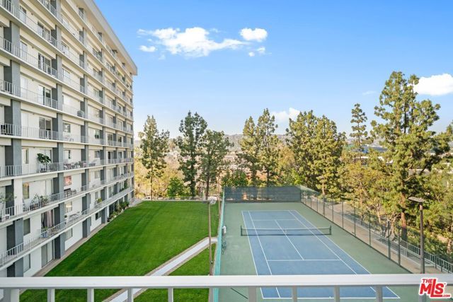 100 S Doheny Drive 514, Los Angeles, CA 90048