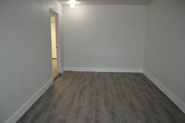 807 Phillips Drive, Ennis, TX 75119