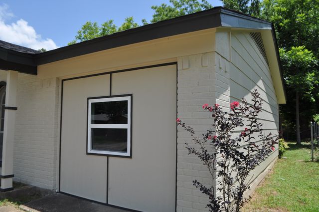 807 Phillips Drive, Ennis, TX 75119