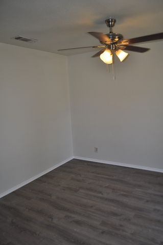807 Phillips Drive, Ennis, TX 75119