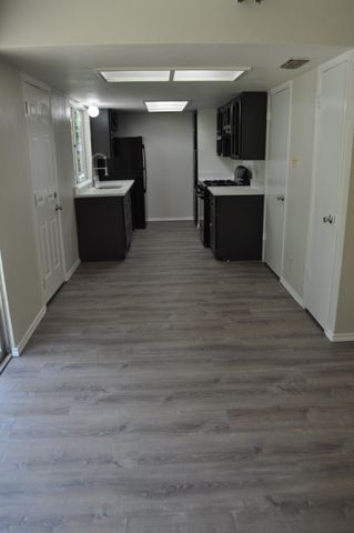 807 Phillips Drive, Ennis, TX 75119
