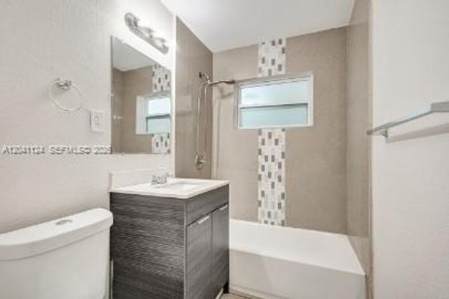 429 NW 9th Ave 3, Fort Lauderdale, FL 33311