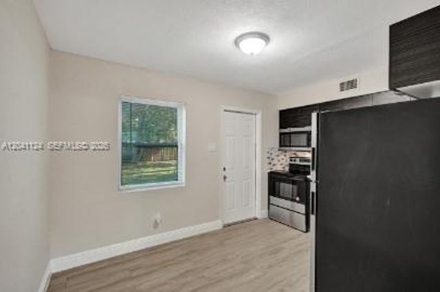429 NW 9th Ave 3, Fort Lauderdale, FL 33311