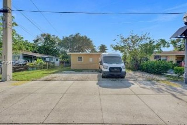 429 NW 9th Ave 3, Fort Lauderdale, FL 33311