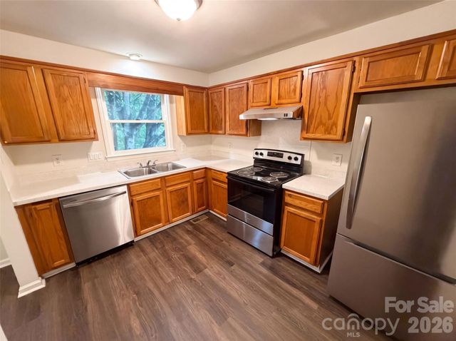 6409 Tivoli Court, Charlotte, NC 28211