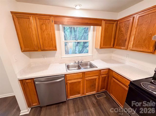 6409 Tivoli Court, Charlotte, NC 28211