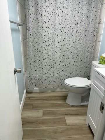 3216 SE 8th Street 203, Pompano Beach, FL 33062