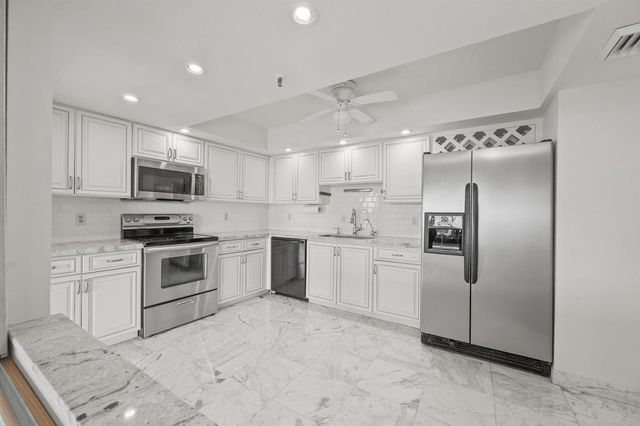 2480 Presidential Way 704, West Palm Beach, FL 33401