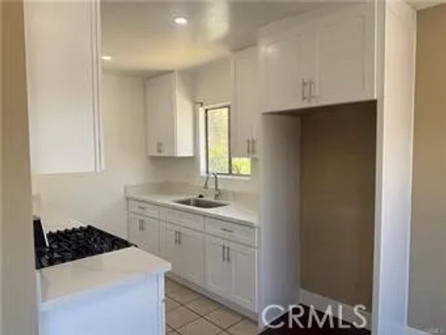 600 E Acacia Avenue 6, Glendale, CA 91205