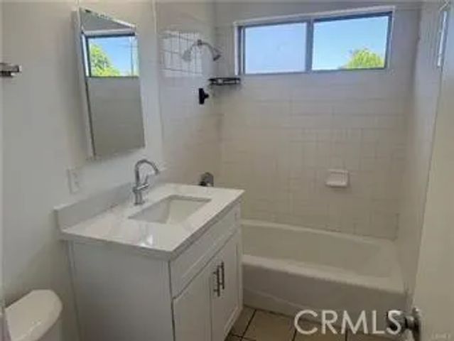 600 E Acacia Avenue 6, Glendale, CA 91205