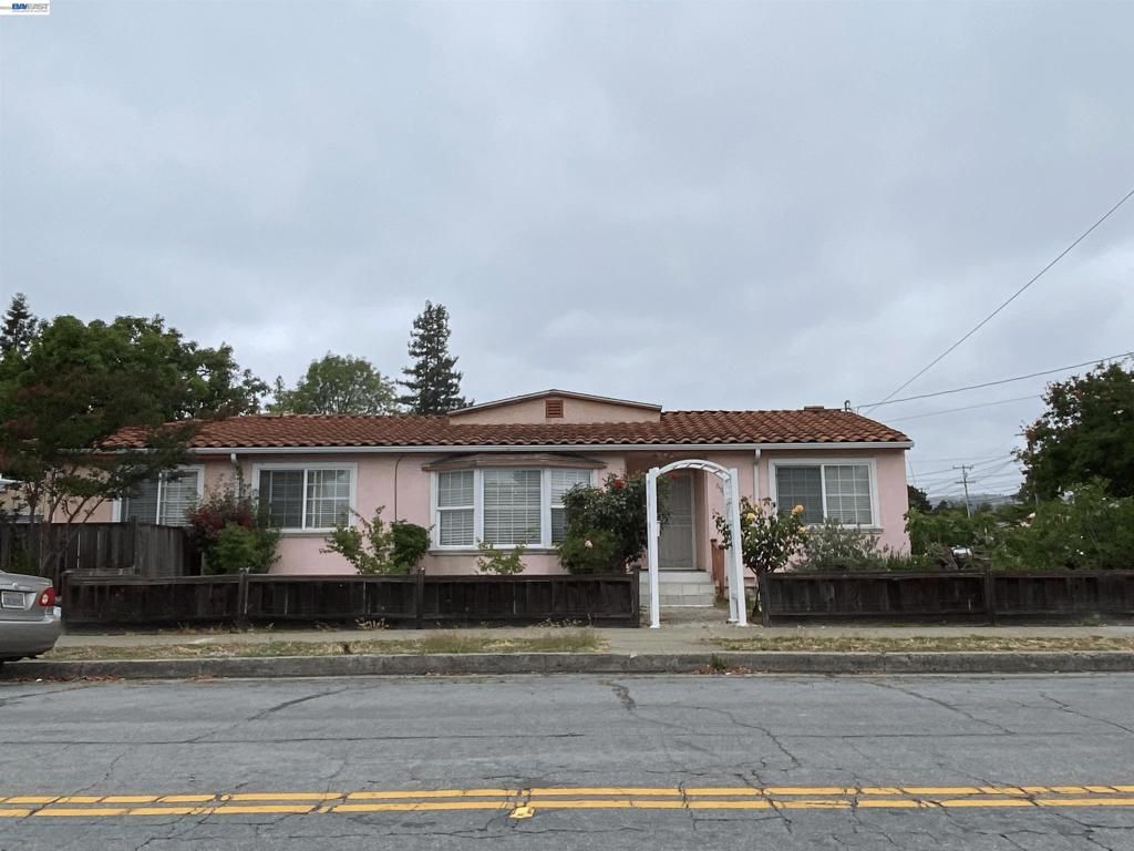 Image 1 of property listing at 690 Dowling Blvd, San Leandro, CA 94577