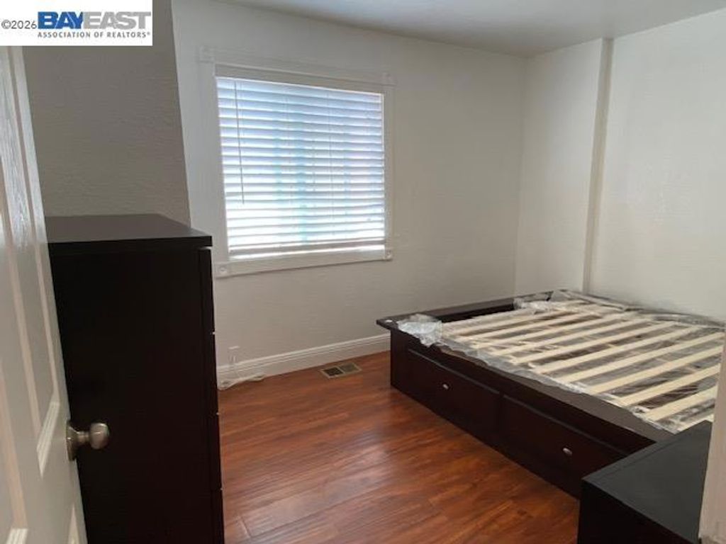 Image 12 of property listing at 690 Dowling Blvd, San Leandro, CA 94577