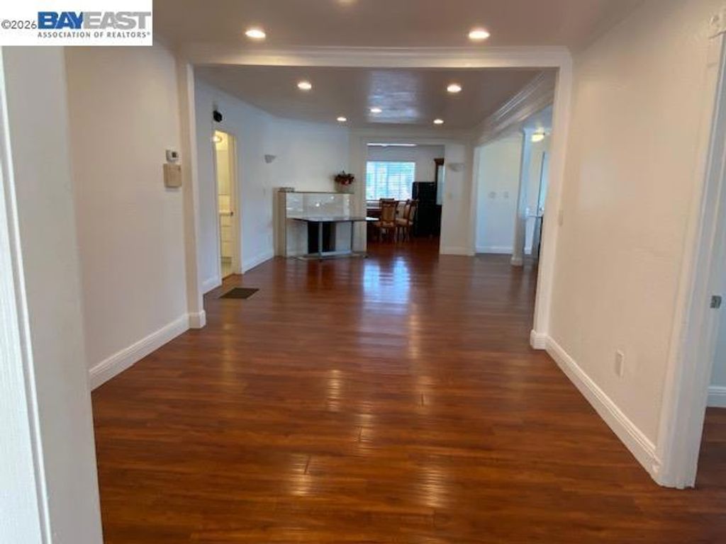 Image 4 of property listing at 690 Dowling Blvd, San Leandro, CA 94577
