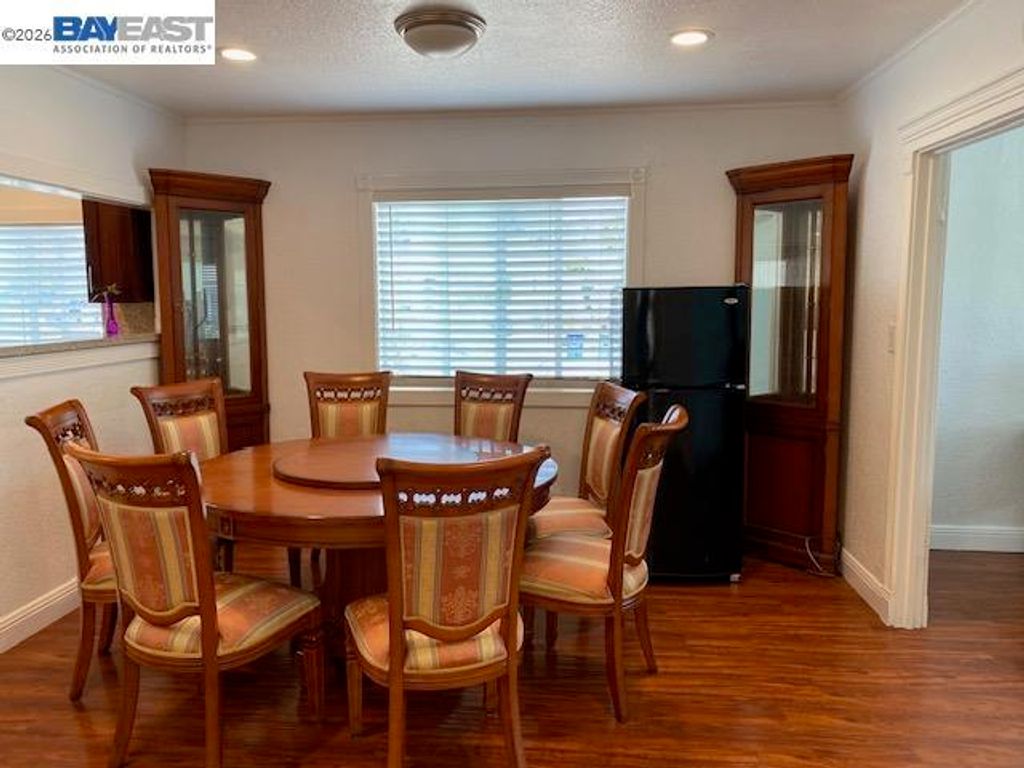Image 8 of property listing at 690 Dowling Blvd, San Leandro, CA 94577