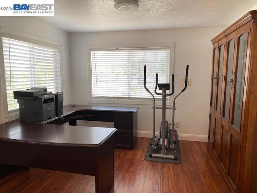 Image 9 of property listing at 690 Dowling Blvd, San Leandro, CA 94577