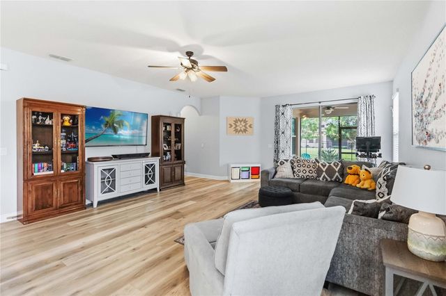 15518 FOUNTAIN COVE COURT, Winter Garden, FL 34787