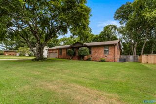 8505 Hickory Hill Lane, Huntsville, AL 35802