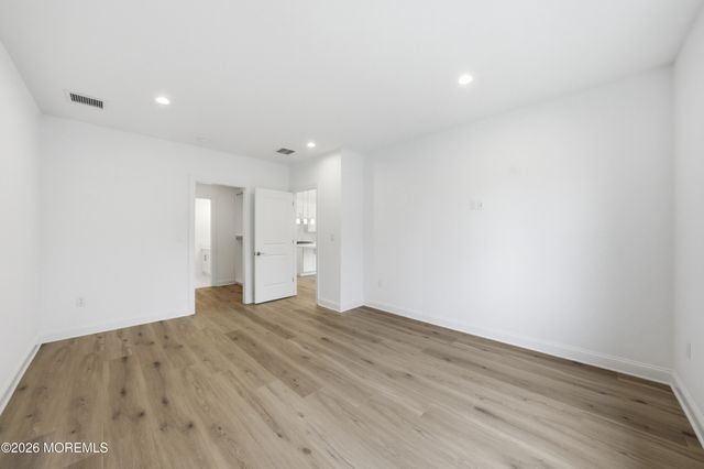 16 Remington Court, Farmingdale, NJ 07727