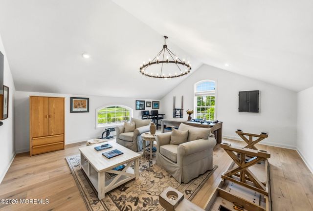 16 Remington Court, Farmingdale, NJ 07727