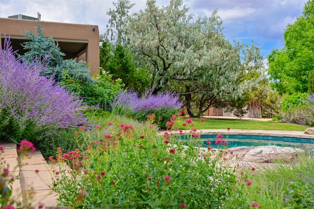 20 Goodnight Trail W, Santa Fe, NM 87506