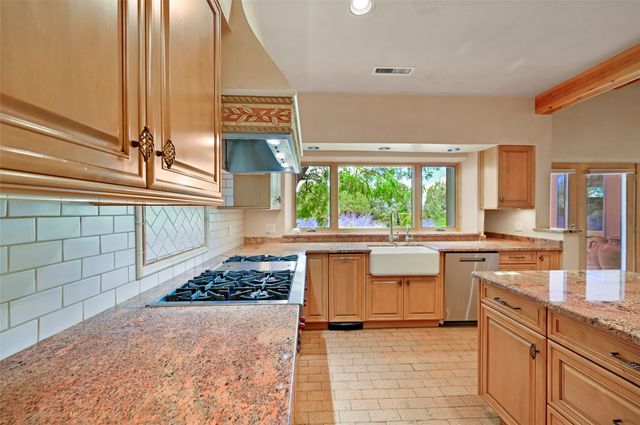 20 Goodnight Trail W, Santa Fe, NM 87506