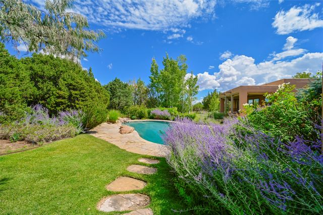 20 Goodnight Trail W, Santa Fe, NM 87506
