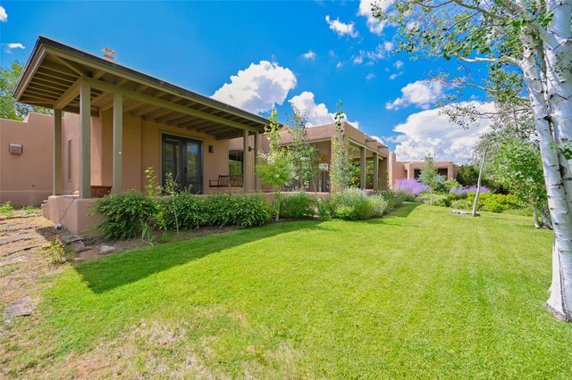 20 Goodnight Trail W, Santa Fe, NM 87506