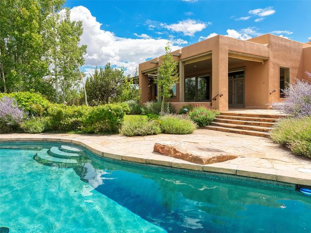 20 Goodnight Trail W, Santa Fe, NM 87506