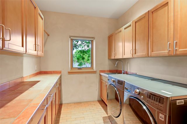 20 Goodnight Trail W, Santa Fe, NM 87506