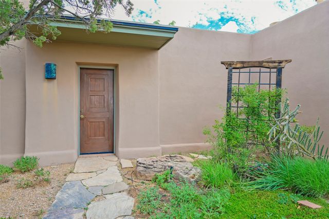 20 Goodnight Trail W, Santa Fe, NM 87506