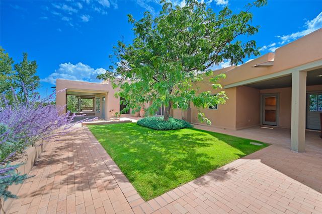20 Goodnight Trail W, Santa Fe, NM 87506