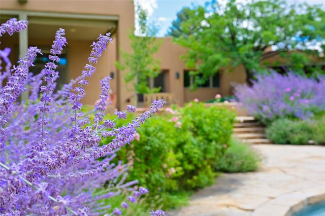 20 Goodnight Trail W, Santa Fe, NM 87506