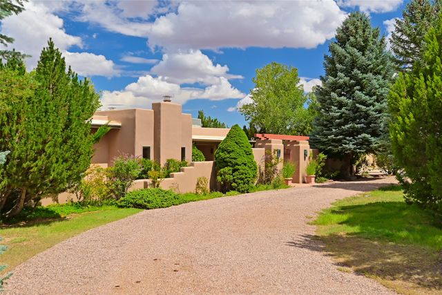 20 Goodnight Trail W, Santa Fe, NM 87506