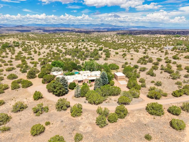 20 Goodnight Trail W, Santa Fe, NM 87506