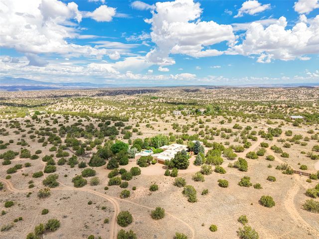 20 Goodnight Trail W, Santa Fe, NM 87506
