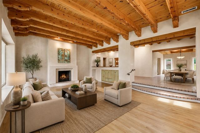 20 Goodnight Trail W, Santa Fe, NM 87506