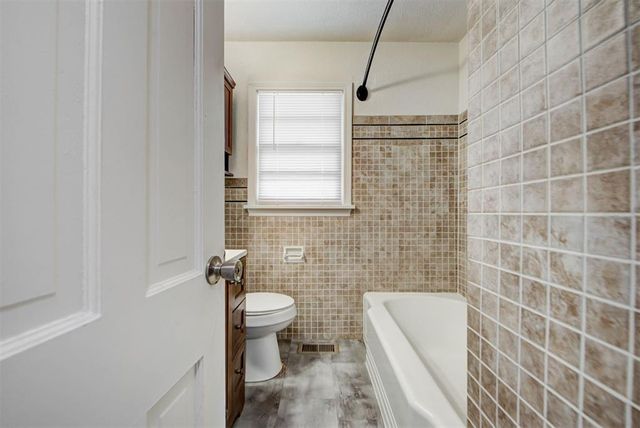 1742 Carlisle Road, The Village, OK 73120