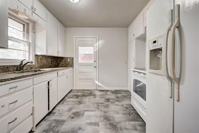 1742 Carlisle Road, The Village, OK 73120