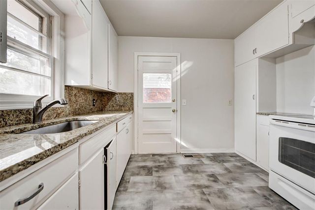 1742 Carlisle Road, The Village, OK 73120