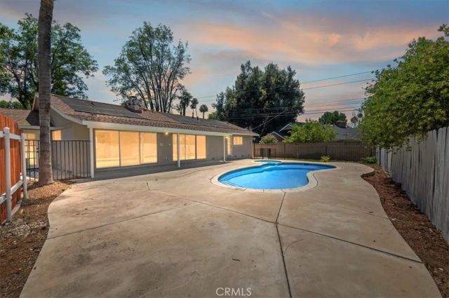 2111 Elsinore Road, Riverside, CA 92506