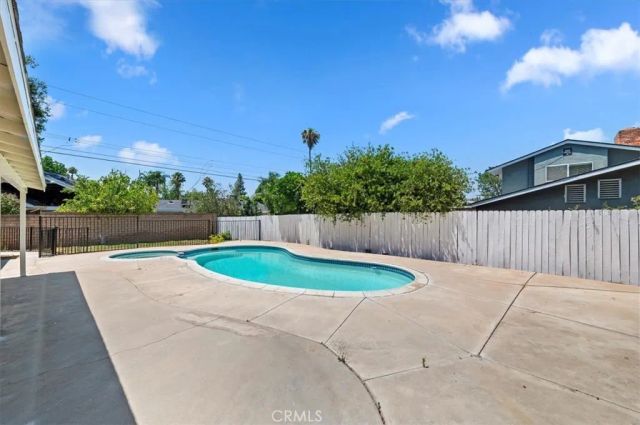 2111 Elsinore Road, Riverside, CA 92506