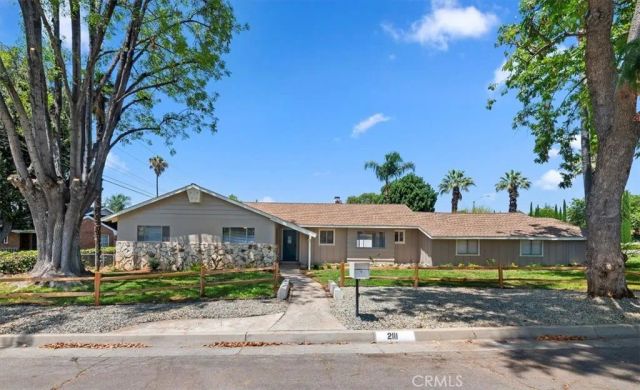 2111 Elsinore Road, Riverside, CA 92506
