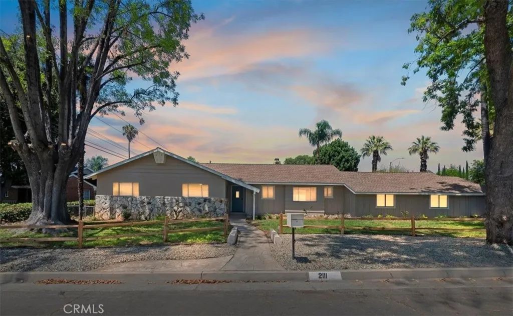2111 Elsinore Road, Riverside, CA 92506