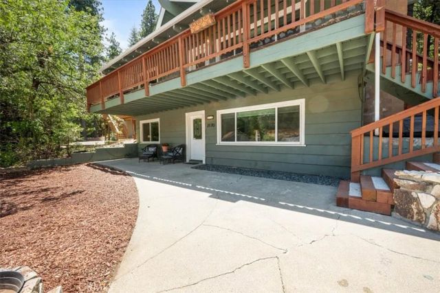2170 Spring Oak, Running Springs, CA 92382
